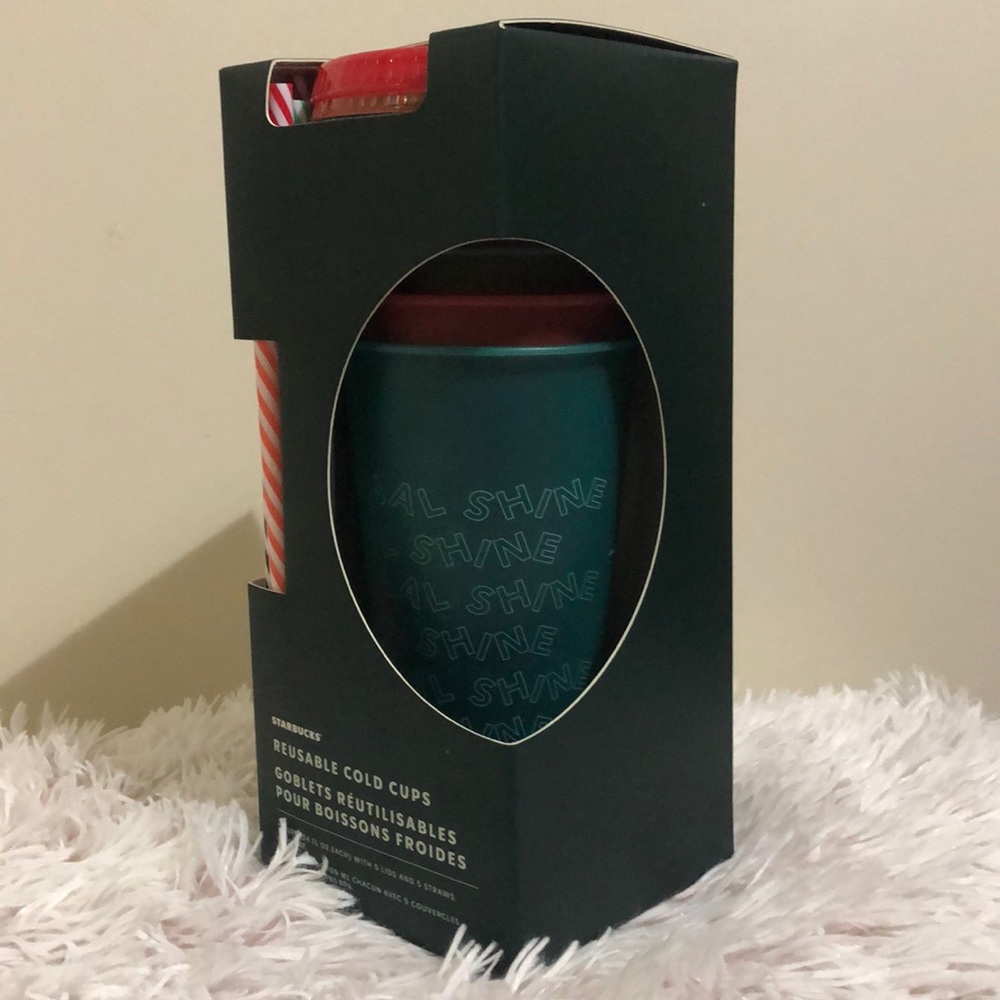 New Starbucks Reusable Cold Cup Tumblers with Straws Holiday set